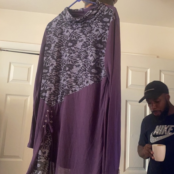 Purple blouse 2 different patterns tie dow - Picture 3 of 4